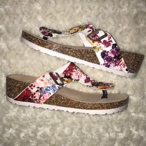 Wild Diva Lounge Floral Sandals Size 9